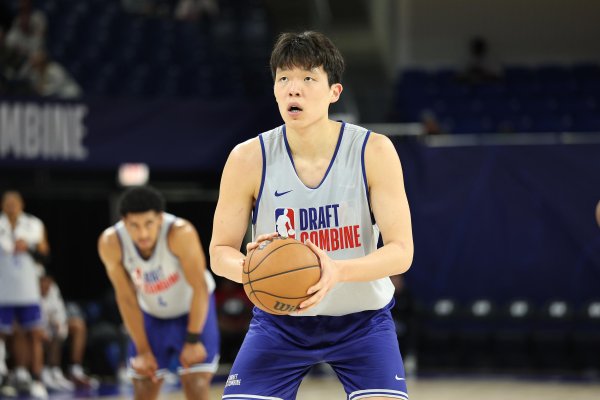 中证50策略 记者：雄鹿可能会用47号签选择与博古特类似的中国球员杨瀚森